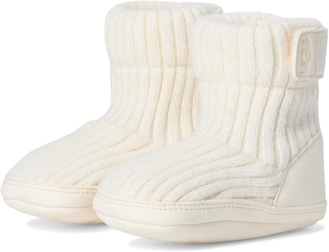UGG Baby Skylar Beanie Gift Set Slipper