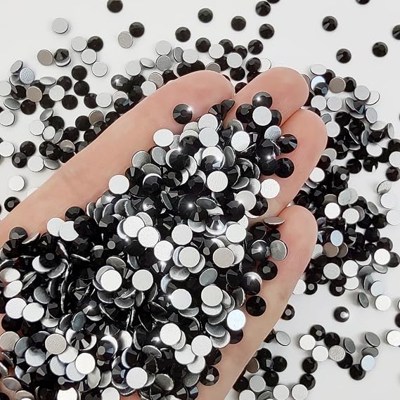 HANWER 1440 Pcs Black Round Rhinestones, 4.6-4.8mm, Glass or Plastic, Flat Back, Bulk Rhinestones for Nail Decoration, Crafting, Mobile Phones, Clothes, Shoes