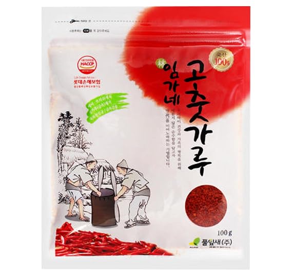 Korean Red Pepper Powder (Gochugaru) Spicy Cooking Ingredient for Korean Dishes, Easy-to-Carry Zip Bag, 100g (3.53 oz)