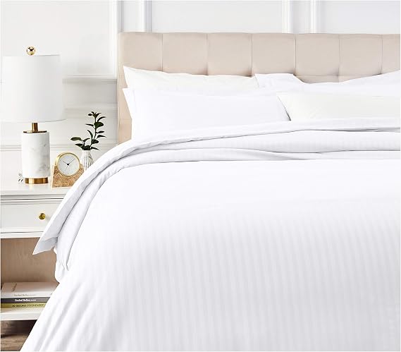 Amazon Basics Brushed Microfiber 3-Piece Duvet Cover Set, King, Bright White, Striped