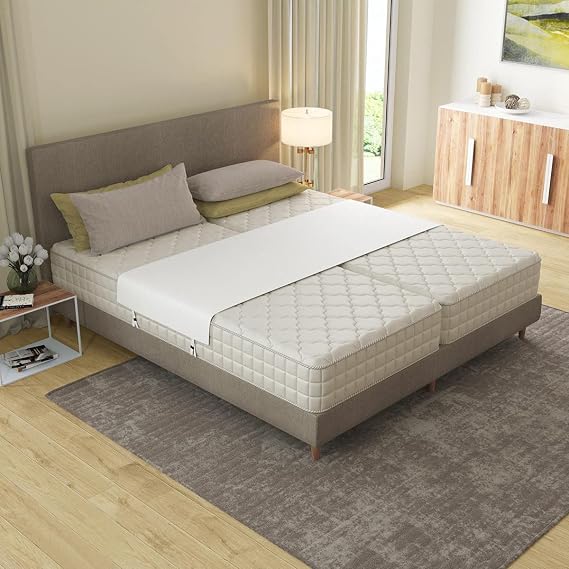 Home Bed Bridge, Split Bed Connector Mattress Gap Filler Mattress Connector with Strap Bed Bridge Bed Gap Filler to Make Twin Beds Into King for Guests Stayovers (White)