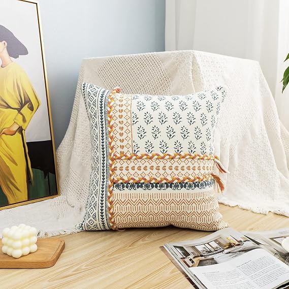 LIGICKY Boho Decorative Throw Pillow Covers with Tassels Tribal Hand Woven Accent Pillowcase Moroccan Style Printed Cushion Cover for Couch Sofa Bed Living Room, 45 x 45 cm
